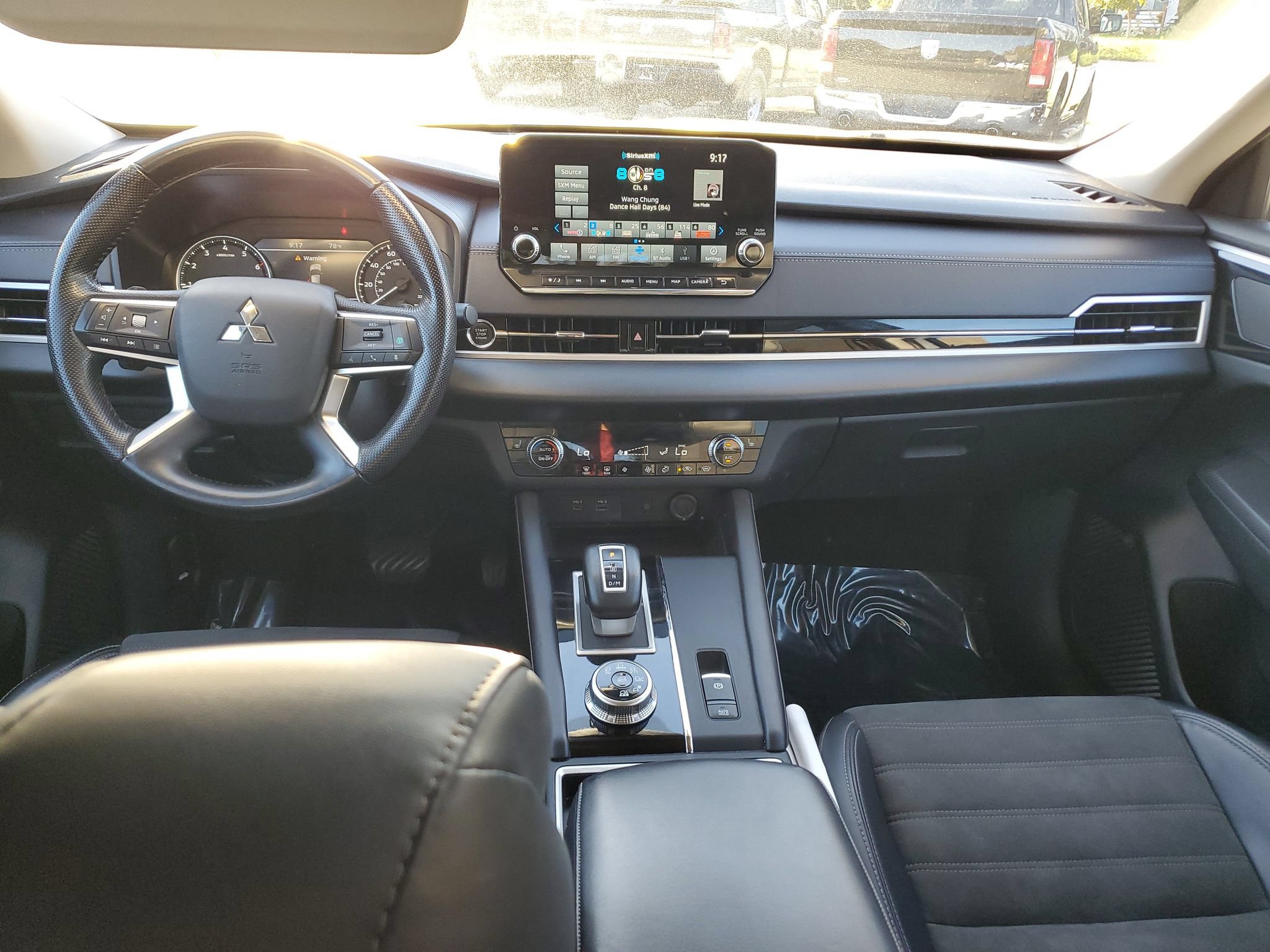Used 2024 Mitsubishi Outlander AWD image 11