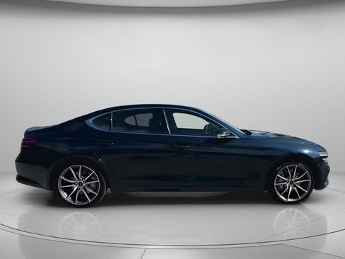 Used 2025 Genesis G70 2.5T image 32