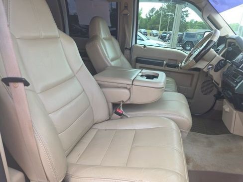 Used 2008 Ford F250 Lariat image 12