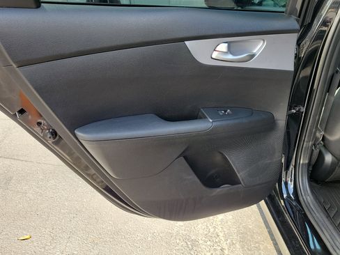 Used 2023 Kia Forte LXS w/ LXS Technology Package FWD image 12