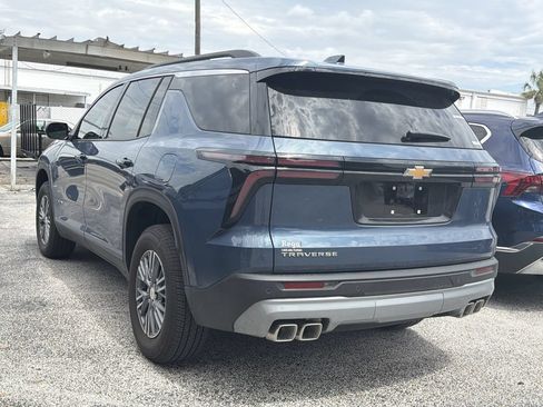 Used 2026 Chevrolet Traverse LT FWD image 4