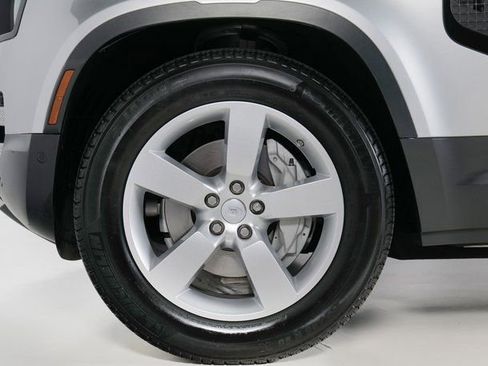 Used 2020 Land Rover Defender 110 First Edition image 9