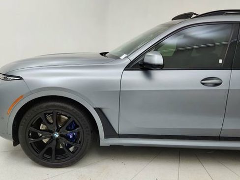 Used 2024 BMW X7 xDrive40i w/ M Sport Package image 9