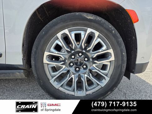 Used 2023 GMC Yukon Denali Ultimate AWD/4WD image 31