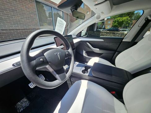 Used 2023 Tesla Model Y Performance AWD/4WD image 38