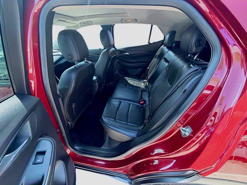 Used 2022 Buick Encore GX Essence w/ Experience Buick Package FWD image 20