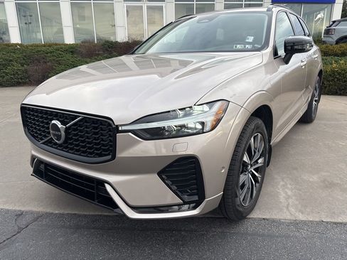 Certified 2023 Volvo XC60 B5 Plus w/ Climate Package image 2
