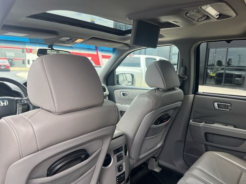 Used 2011 Honda Pilot Touring image 36