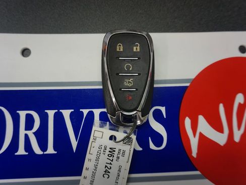 Used 2023 Chevrolet Malibu LT FWD image 16