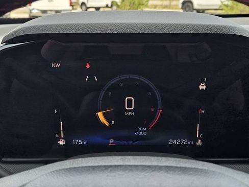 Used 2025 Chevrolet TrailBlazer RS w/ Convenience Package FWD image 16