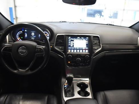 Used 2018 Jeep Grand Cherokee Limited AWD/4WD image 5