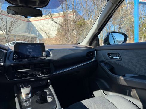 Used 2023 Nissan Rogue SV image 35