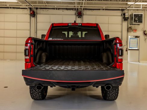 Used 2021 RAM 1500 Big Horn w/ Built-to-serve Edition image 9