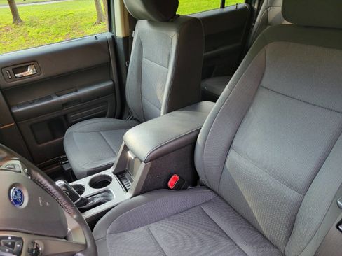 Used 2019 Ford Flex SE image 19