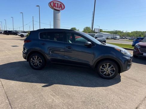 Used 2021 Kia Sportage S w/ S AWD Premium Package image 2