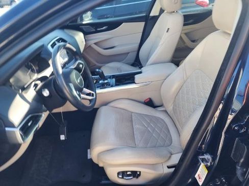 Used 2020 Jaguar XE S image 4