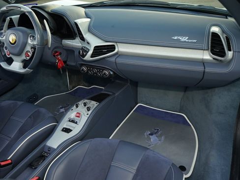 Used 2015 Ferrari 458 Spider image 13