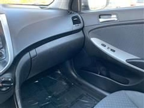 Used 2013 Hyundai Accent SE image 24