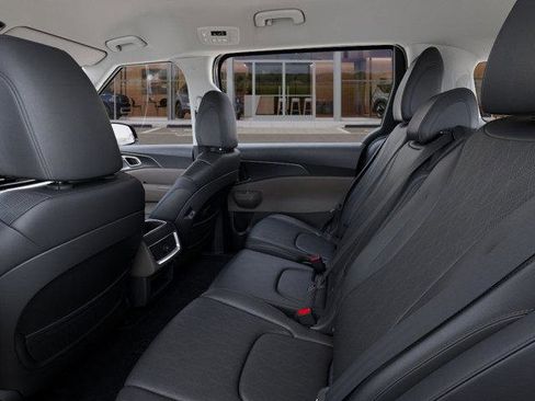 New 2025 Kia Carnival image 18