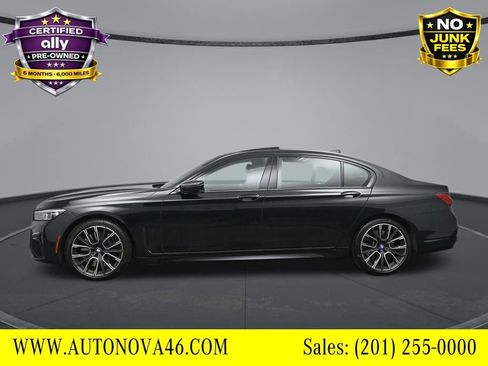 Used 2021 BMW 750i xDrive w/ Executive Package image 3