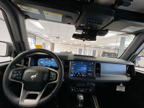 New 2025 Ford Bronco Badlands image 15