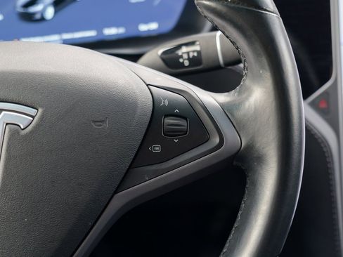 Used 2018 Tesla Model X 75D image 35