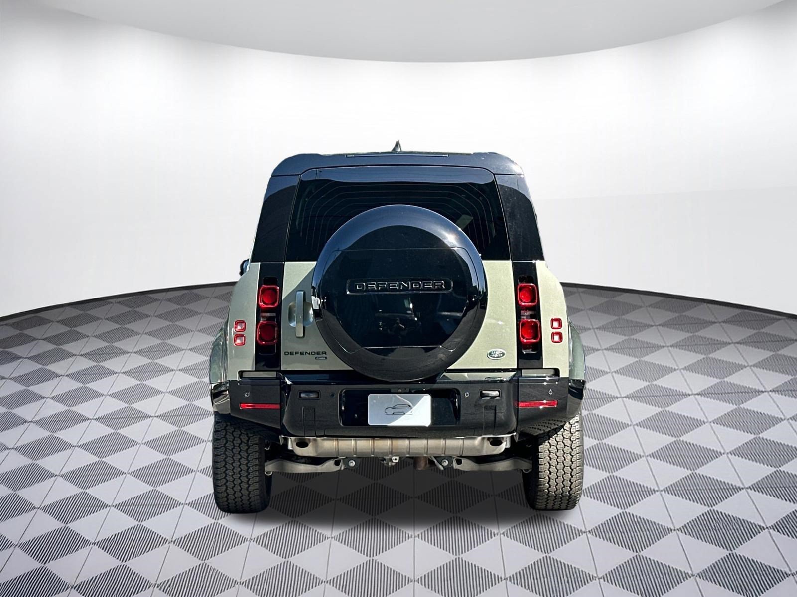 Used 2023 Land Rover Defender 110 X-Dynamic SE AWD/4WD image 10