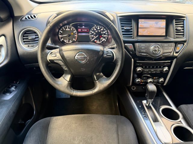 Used 2016 Nissan Pathfinder SV FWD image 13