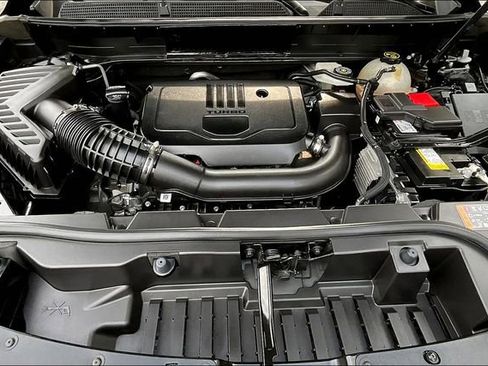 Used 2023 GMC Acadia Denali w/ Black Diamond Edition image 9