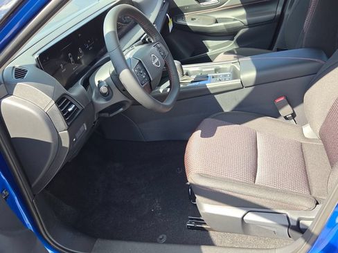New 2026 Nissan Sentra SR FWD image 3