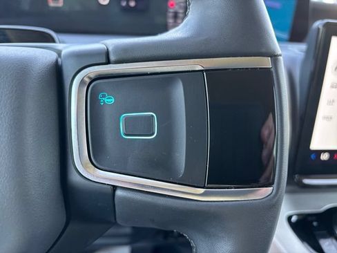 Used 2025 Ford Expedition Active AWD/4WD image 19