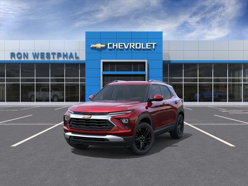 New 2026 Chevrolet TrailBlazer LT w/ Midnight Edition FWD image 8