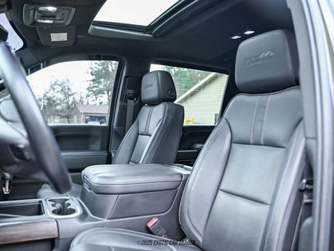 Used 2023 Chevrolet Silverado 3500 High Country image 24