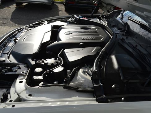 Used 2017 BMW 330i xDrive Sedan image 40