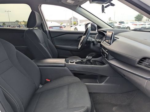 Used 2024 Nissan Rogue S AWD/4WD image 32