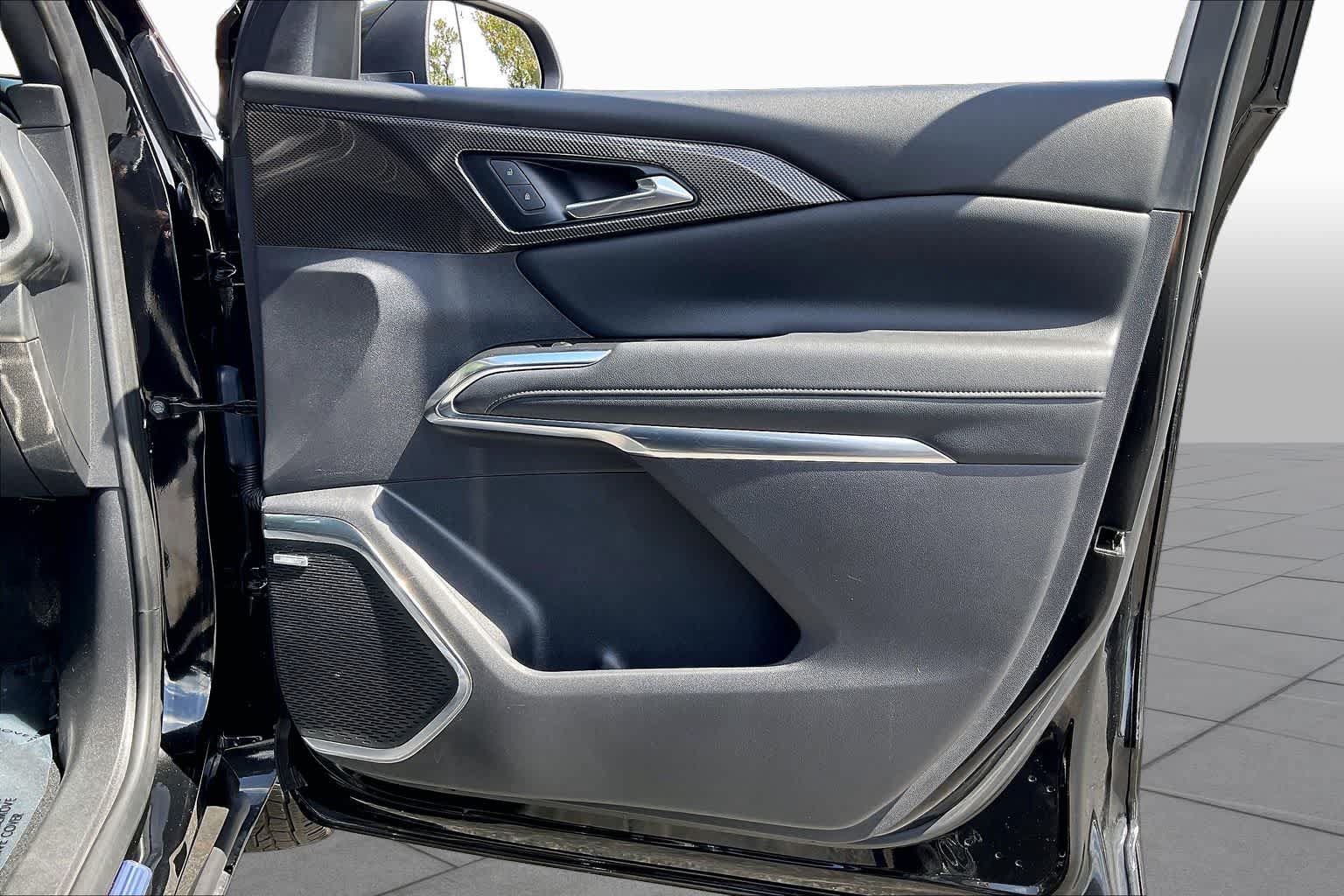 Used 2025 Chevrolet Traverse High Country w/ LPO, Floor Liner Package FWD image 65