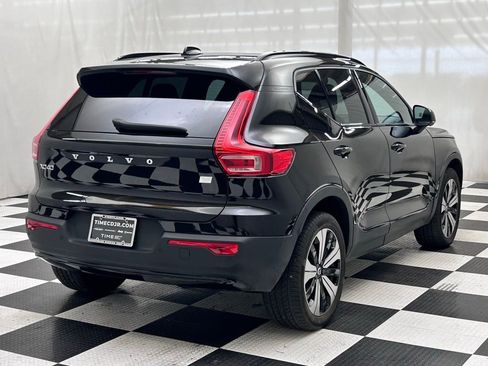 Used 2023 Volvo XC40 Recharge Plus image 7