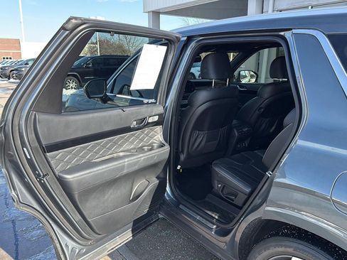 Used 2022 Hyundai Palisade Calligraphy w/ Winter Package image 8