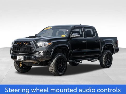 Used 2021 Toyota Tacoma TRD Sport AWD/4WD image 3