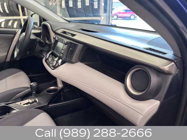 Used 2015 Toyota RAV4 XLE w/ Four Season Floor Mat Package AWD/4WD image 19