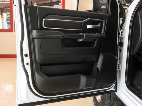 Used 2025 RAM 2500 Big Horn AWD/4WD image 39
