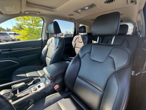 Used 2024 Kia Telluride S w/ S Sunroof Package AWD/4WD image 12