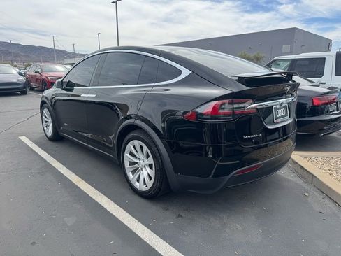 Used 2018 Tesla Model X 75D image 4