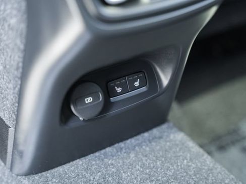 Certified 2023 Volvo XC40 B5 Plus w/ Climate Package AWD/4WD image 34