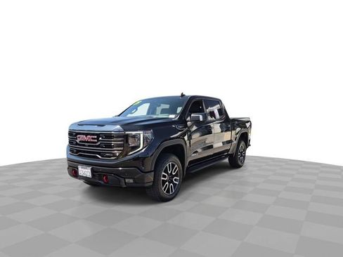 Used 2023 GMC Sierra 1500 AT4 w/ AT4 Premium Package AWD/4WD image 5