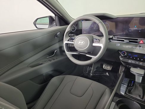 New 2025 Hyundai Elantra SEL image 5