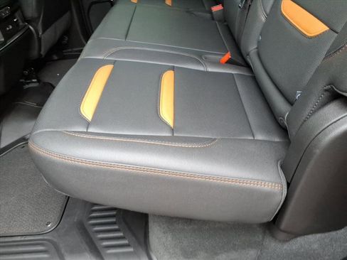 Used 2024 GMC Sierra 2500 AT4 w/ AT4 Premium Plus Package image 21