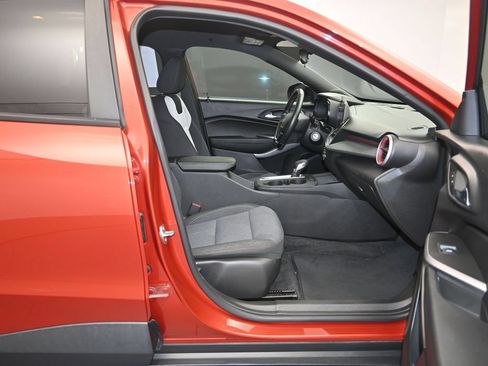 Certified 2024 Chevrolet Trax RS w/ Driver Confidence Package FWD image 26