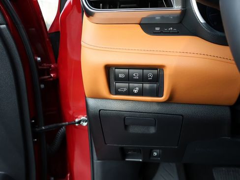 Used 2023 Toyota Highlander Platinum image 37