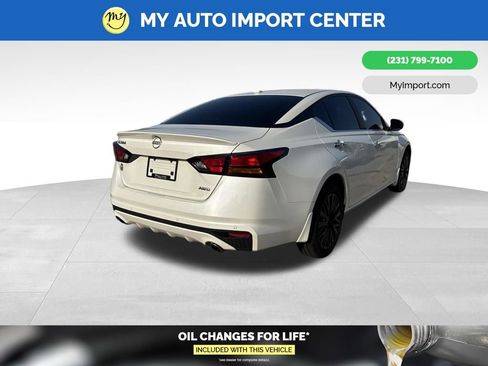 Used 2025 Nissan Altima 2.5 SV w/ SV Special Edition Package AWD/4WD image 7